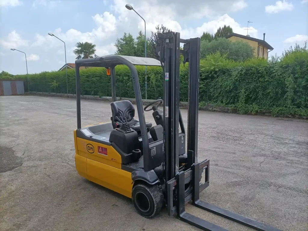 frontale 3 ruote giallo OM XE20 3 AC