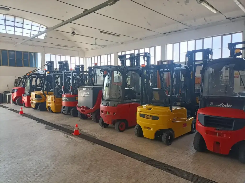 Er Elevatori Noleggio carrelli elevatori